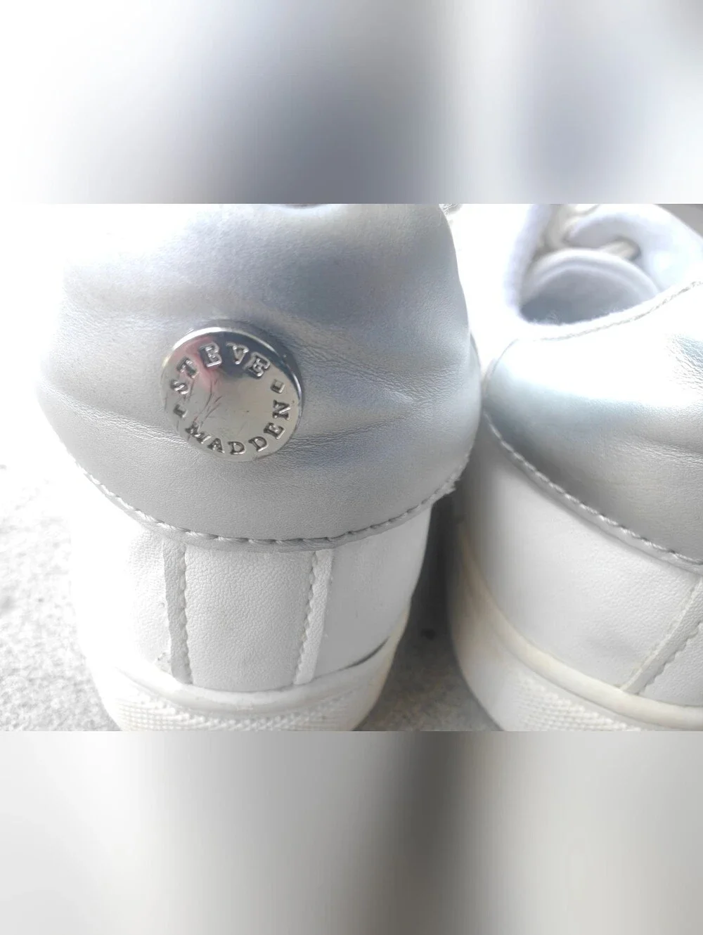 Steve Madden Payden Sneakers Girls Size 4 Silver Star Metallic Silver